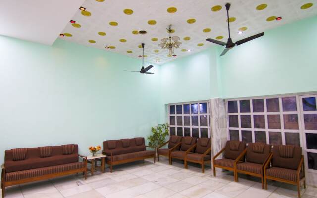 OYO 10709 Hotel SBT