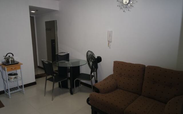 SoleMare Parksuites-April
