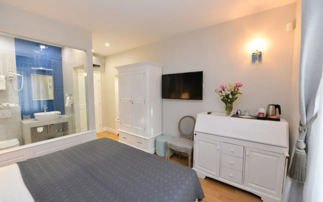 The Duke Luxury Rooms