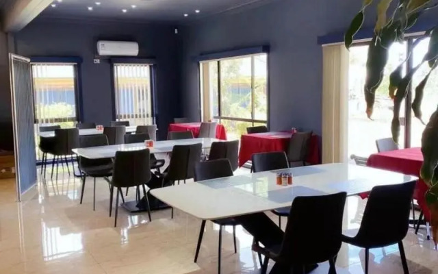Oxley Motor Inn