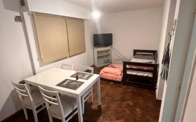 Hermoso departamento céntrico de dos ambientes.