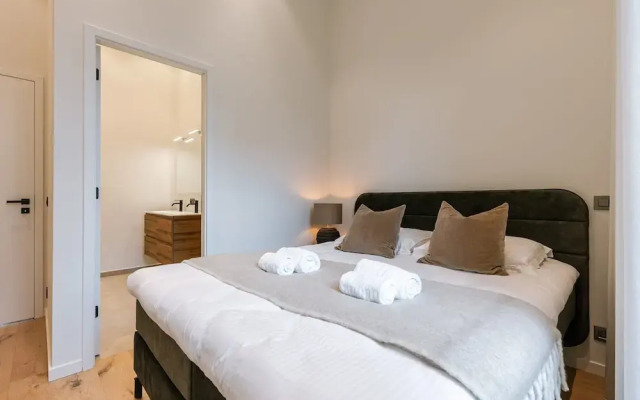 Serene Dikefront Apartment With en Suite Bedrooms and Stunning Views