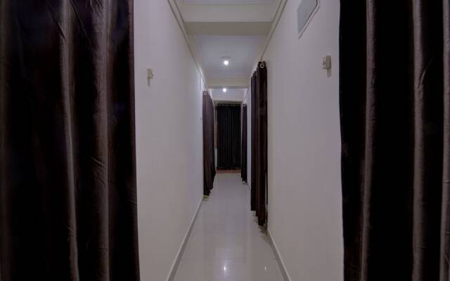OYO 15589 Hotel Kamdhenu