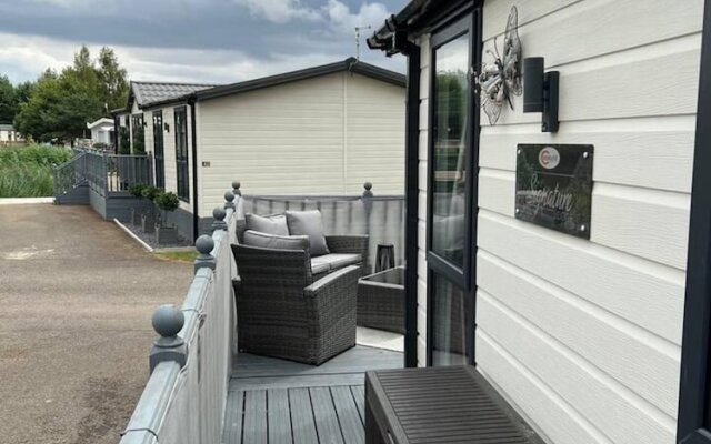 Pebble Lodge, Pet Friendly, Bright And Sunny Home
