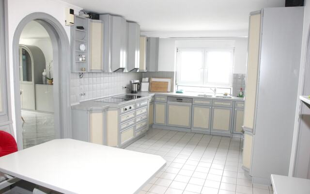 Apartment With 2 Bedrooms In Sauerlach, With Indoor Pool, Enclosed Garden And Wifi 50 Km From The Slopes