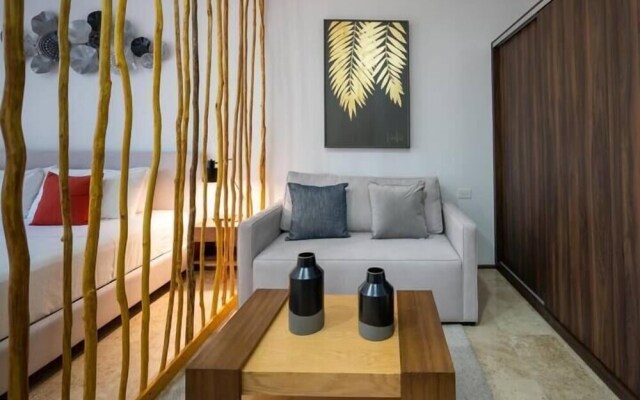 Stylish Studios Pool Near Beach