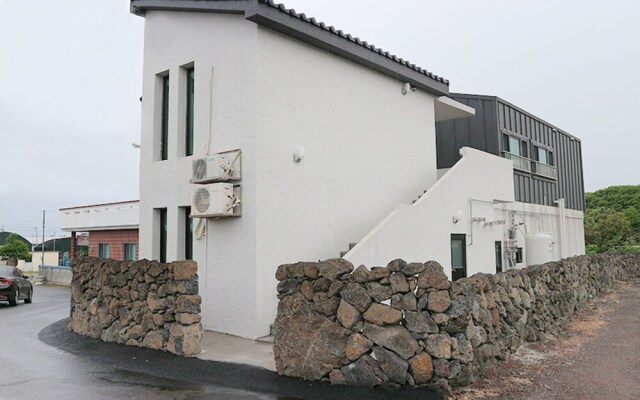 Jeju Pureunseom Guest House