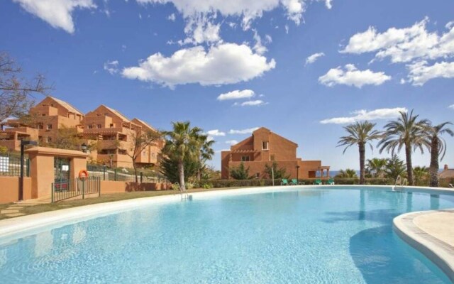 Luxury furnished 1 Bedroom with views AA16