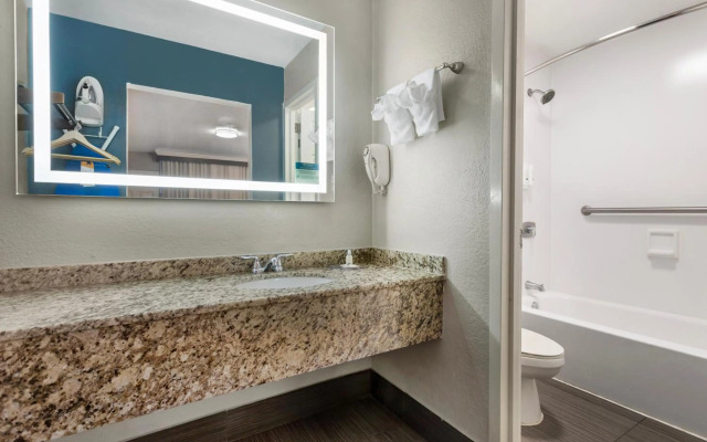 Quality Inn and Conference Center Tampa-Brandon