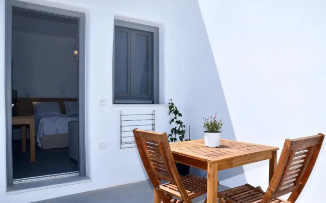 Ionathan Koufonisia Suites