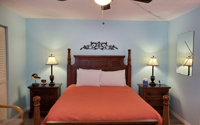 Don's Bonita Beach & Tennis Club