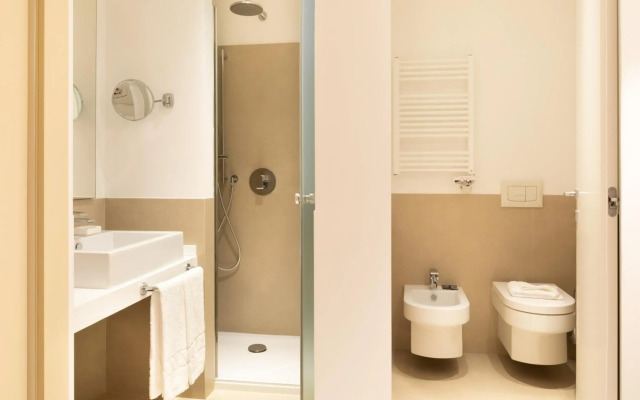 Life Hotel