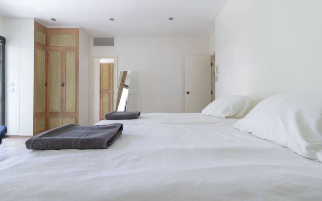 Family Apt & Garden in David's Village by FeelHome