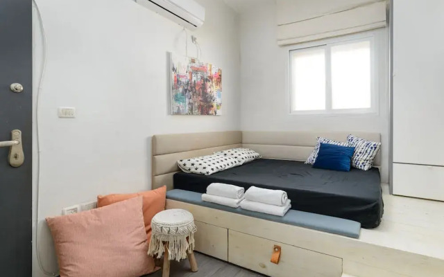 Quiet Studio near Beach & Market