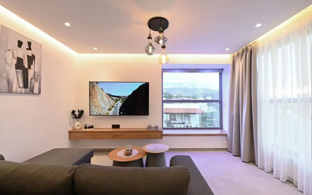 MGK Luxury Suites With a Private Pool Ligaria