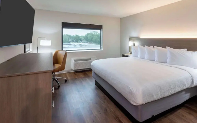 GrandStay Hotel & Suites