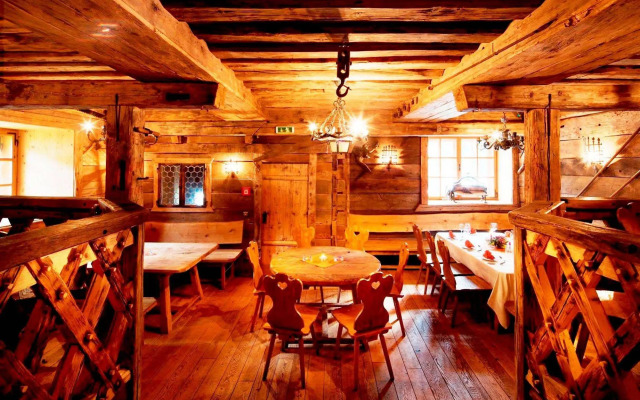 Euro Youth Hotel & Krone