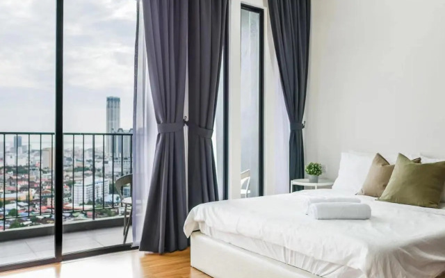 BEACON LeNa #Seaview#RoofTopPool#6pax#Georgetown