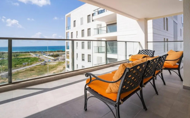 Sunny Haven Sea View Escape by Sea N Rent