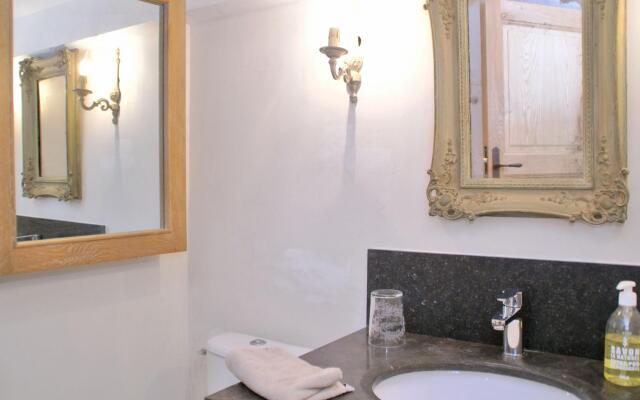Splendid Villa in Viens With Swimming Pool