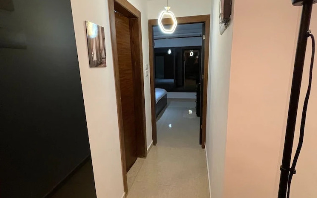 Apartment With Modern Amenities