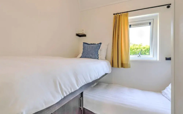 Lovely Holiday Home in Kaatsheuvel With Bubble Bath