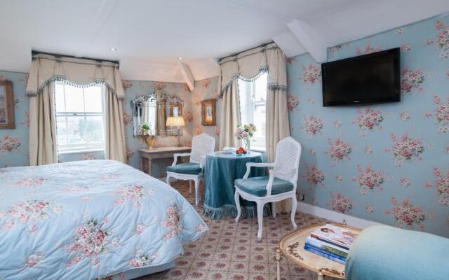 Summer Lodge Country House Hotel