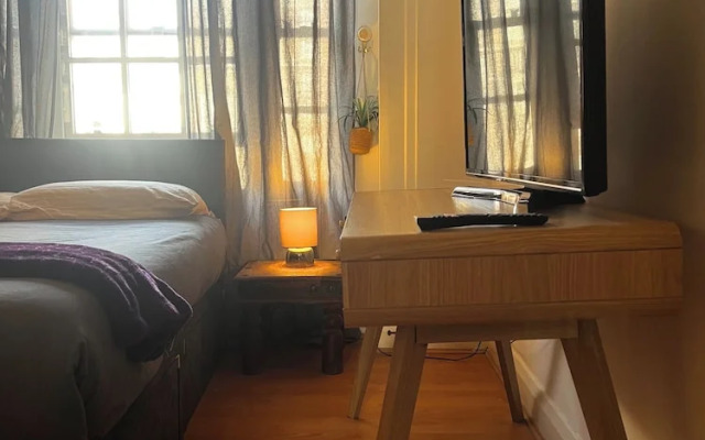 Marble Arch Chic Apartment With Air Conditioner