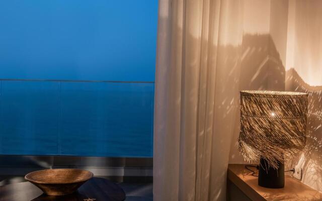 Khroma Luxury Suite 1 Beach front apartment