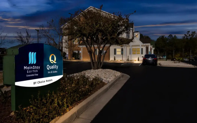 Quality Inn & Suites Columbia Harbison