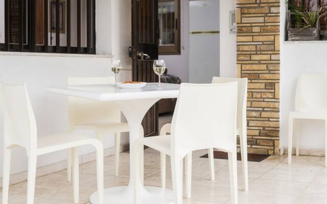 Silver Apartment