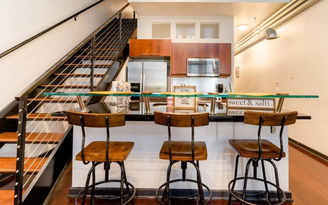 Cozy Atlantic Station Midtown Loft