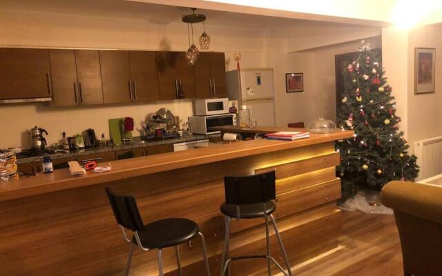 Comfy 3 Room House with Garden