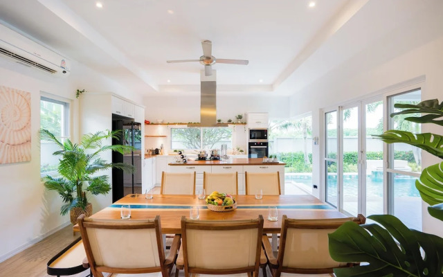 Kira Japandi Escape Sauna Rooftop Cinema