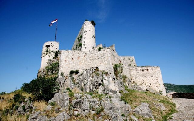 Upscale Apartment in Dalmatia With Terrace