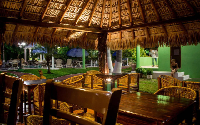 Suites & Hotel Punta Esmeralda