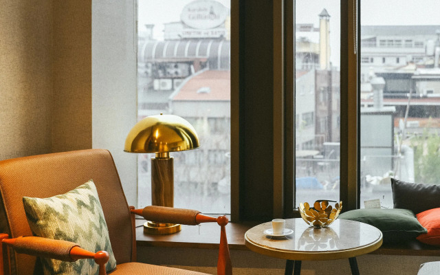 Zeno Suites Hotel