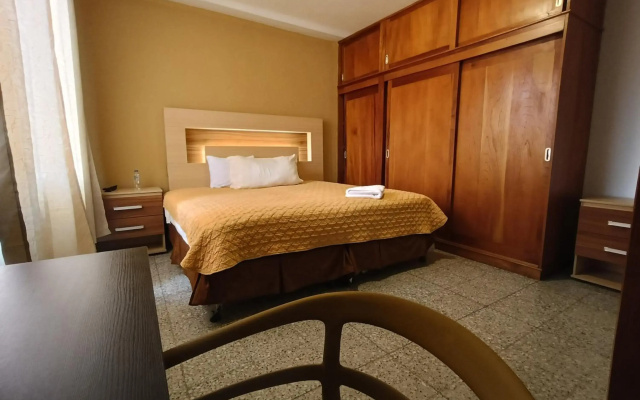 Casa Blanca Inn Hotel