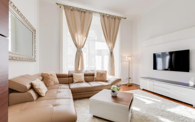 Luxury Riverside Apartments In The Center Of Prague