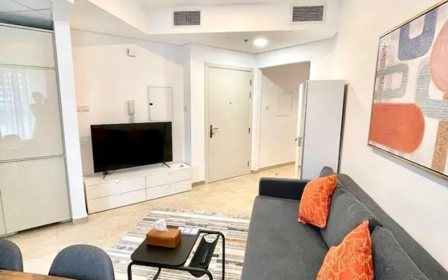 Cozy 2 bedroom near metro in JLT