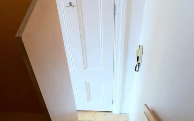 Stylish Studio Apartment in the Heart of Brunswick