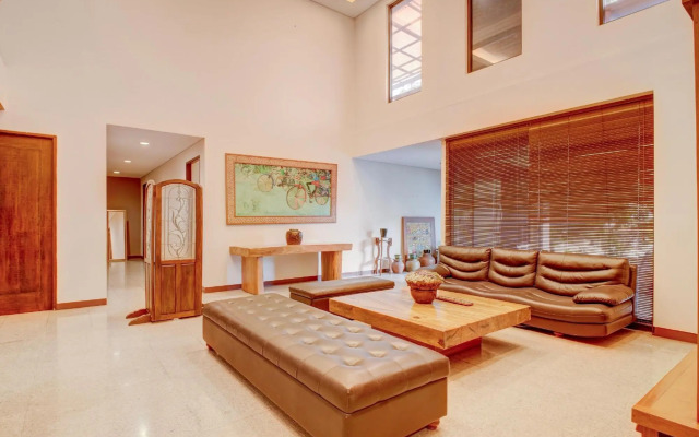 ZEN Rooms Terogong Near Pondok Indah