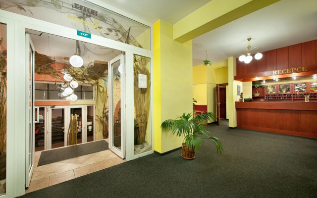 Hotel Henrietta