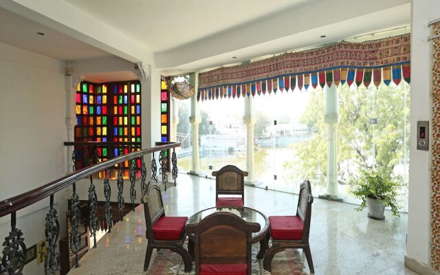 Hotel Vishalas The Raj Kesar Regency