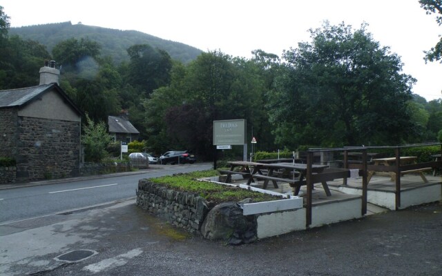 Twa Dogs Inn
