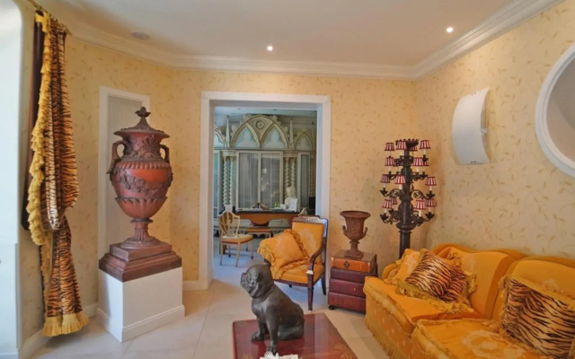 Villa Byron