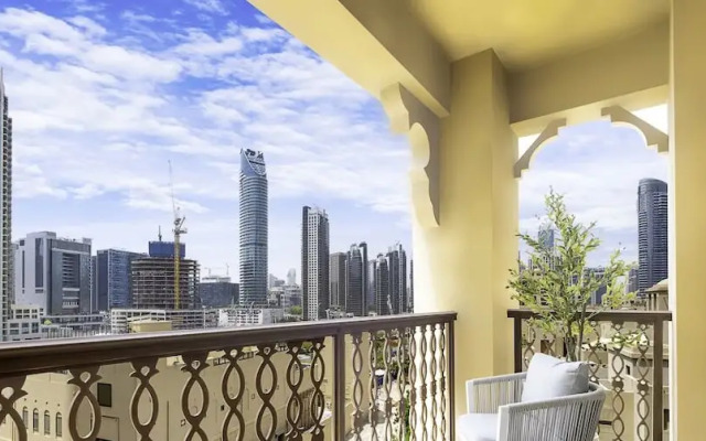 LUX  Modern Residence across Dubai Mall