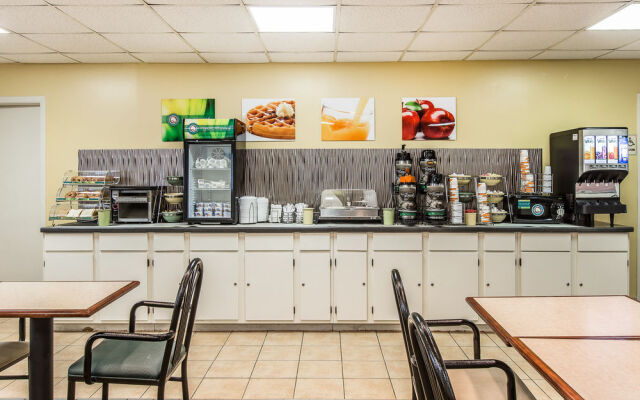 QUALITY INN &amp; SUITES