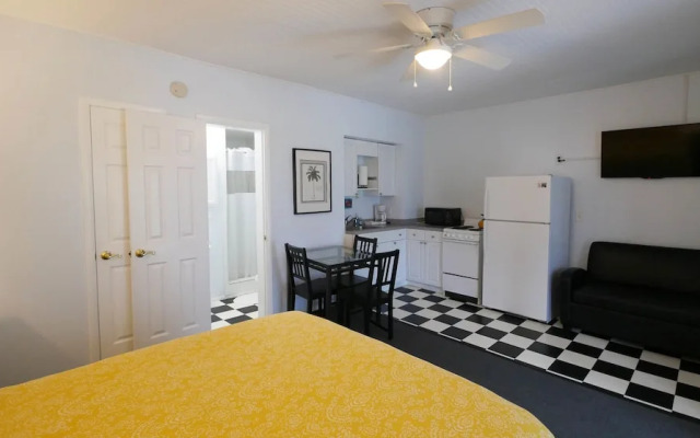 Sabal Palms Inn