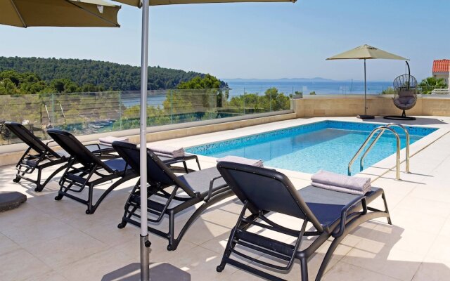 Beachfront villa Senses for 12 in Milna